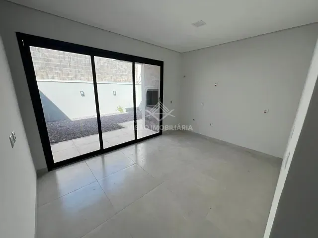 Casa 3 quartos e 2 banheiros, à venda, no bairro Jardim Curitiba em Sinop