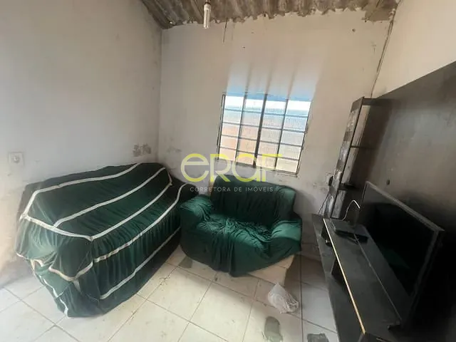 Casa com 10m² 4 quartos e 1 banheiro, à venda, no bairro Jardim Califórnia em Formosa