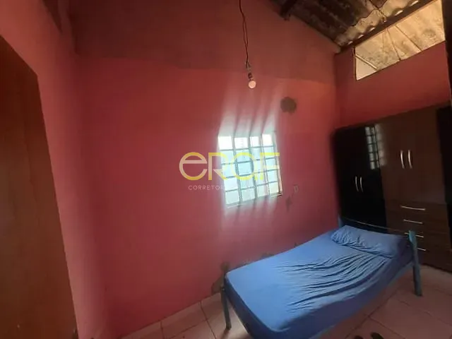 Casa com 10m² 4 quartos e 1 banheiro, à venda, no bairro Jardim Califórnia em Formosa