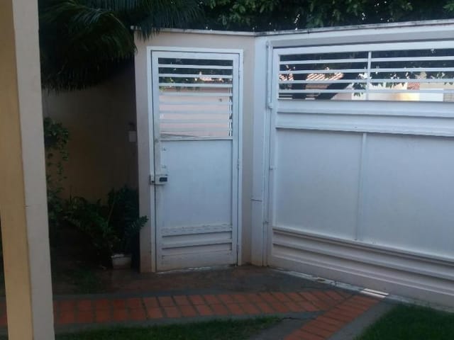 Casa com 305m² 3 quartos e 2 banheiros, à venda, no bairro Jardim Arco-Íris em Birigüi