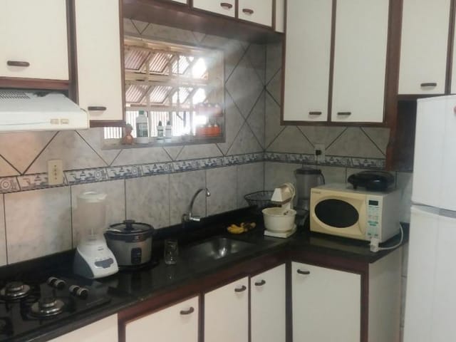 Casa com 305m² 3 quartos e 2 banheiros, à venda, no bairro Jardim Arco-Íris em Birigüi