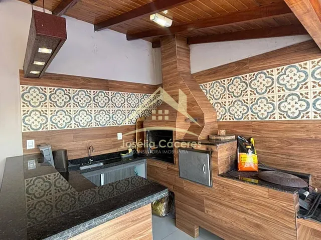 Casa com 250m² 3 quartos e 2 banheiros, à venda, no bairro Distrito Industrial em Cuiabá