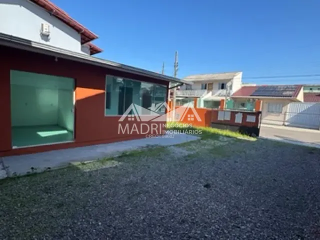 Casa 4 quartos e 3 banheiros, à venda, no bairro Forquilhas em São José