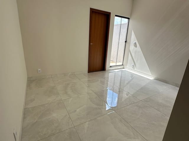 Casa com 150m² 2 quartos e 1 banheiro, à venda, no bairro Jardim Bougainville em Sinop