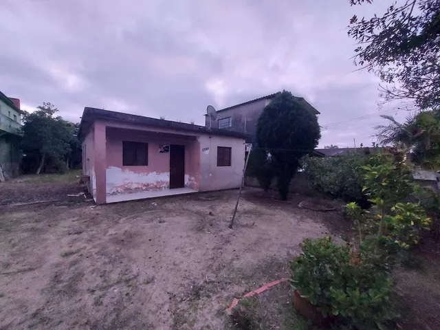 Casa com 360m² 2 quartos e 1 banheiro, à venda, no bairro Três Vendas em Pelotas