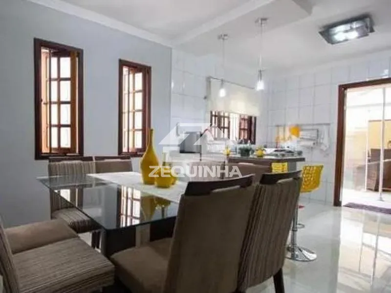 Casa, 3 quartos, 167 m² - Foto 2