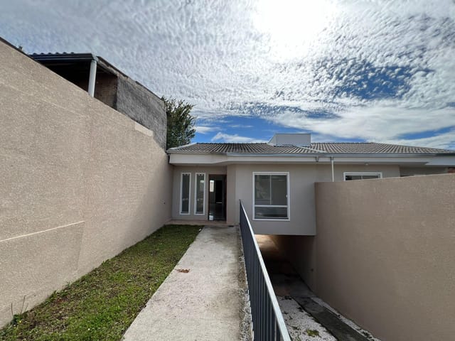 Foto do Casa - CASA COM 03 DORMITÓRIOS LOCALIZADA NO BAIRRO MONZA EM COLOMBO POR R$ 419.000,00 | Azos imóveis