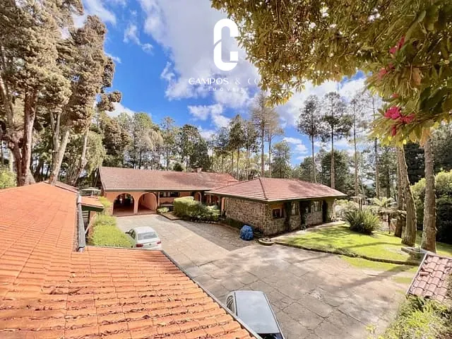 Casa com 64000m² 6 quartos e 6 banheiros, à venda, no bairro Região do Toriba em Campos Do Jordão