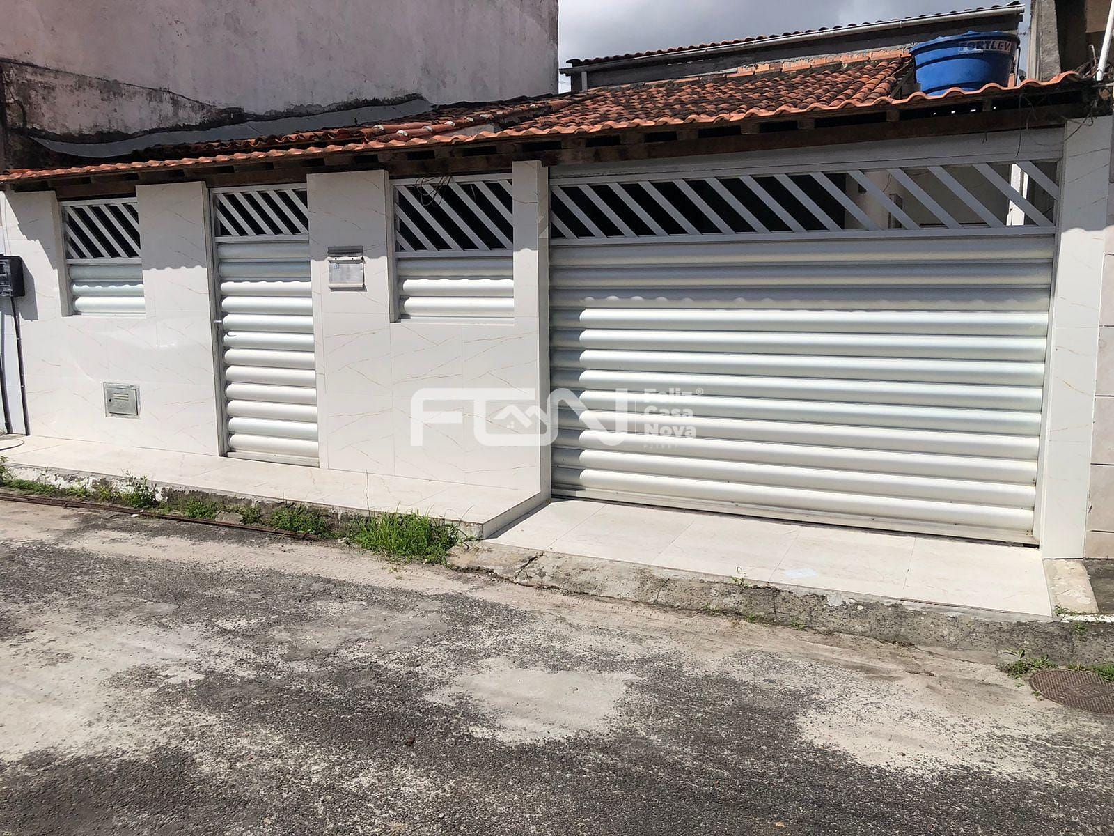 Casa à venda com 4 quartos, 80m² - Foto 1