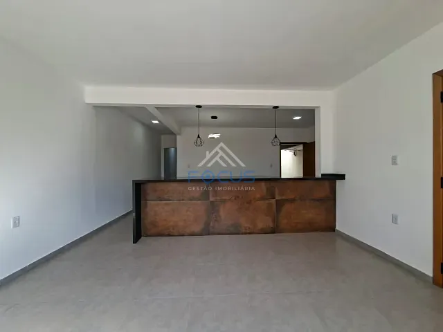 Casa 3 quartos e 2 banheiros, à venda ou para alugar, no bairro Jardim Pacaembu em Jundiaí