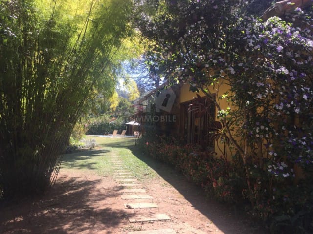 Casa com 3000m², à venda, no bairro Nogueira em Petrópolis