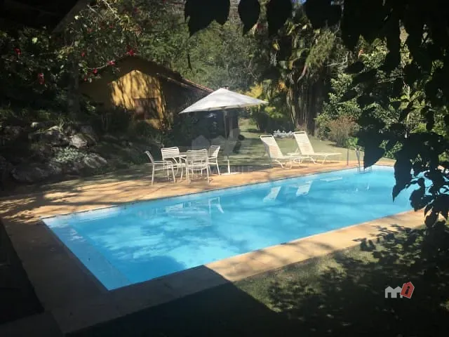 Casa com 3000m², à venda, no bairro Nogueira em Petrópolis