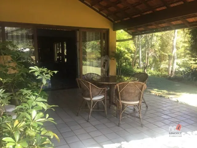 Casa com 3000m², à venda, no bairro Nogueira em Petrópolis