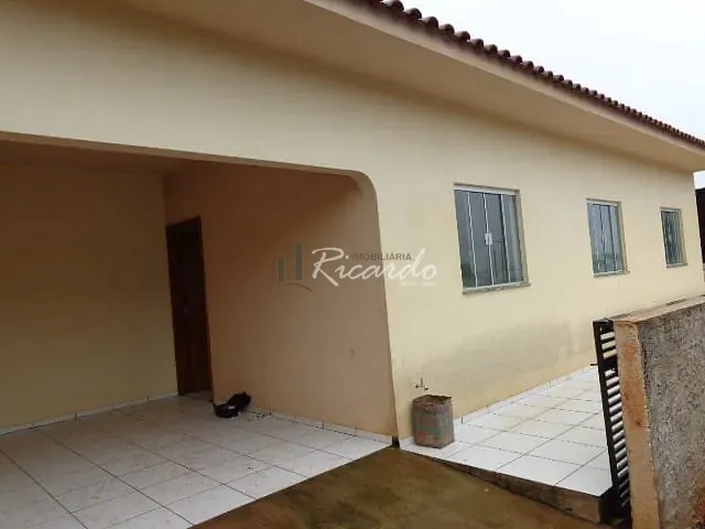 Casa 3 quartos e 2 banheiros, para alugar, no bairro Vila Sampaio em Arapongas