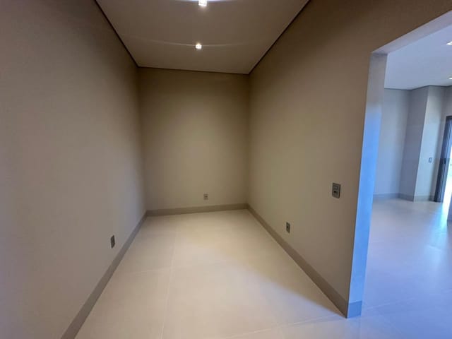 Casa com 376m² 3 quartos e 1 banheiro, à venda, no bairro Aquarela da Mata em Sinop