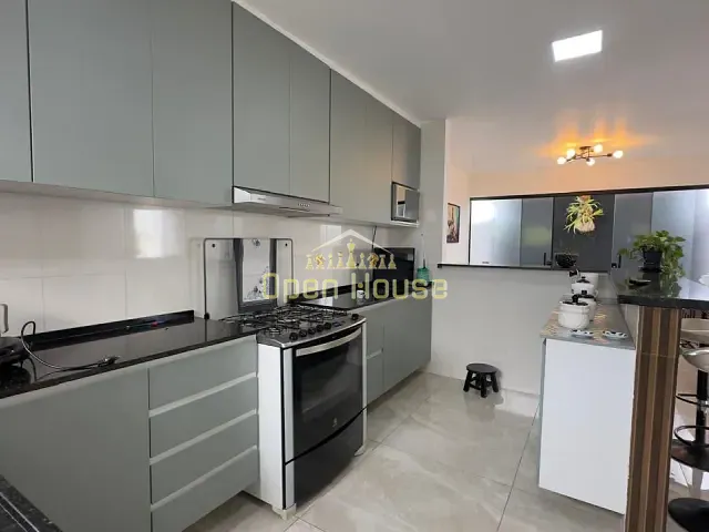 Casa com 260m² 3 quartos e 3 banheiros, à venda, no bairro Casa de Pedra em Volta Redonda