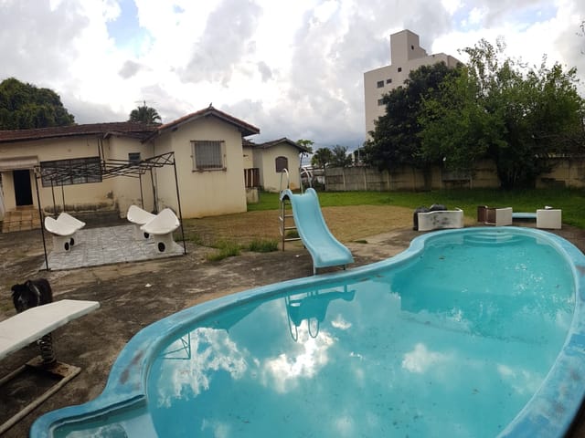 Casa com 2000m² 7 quartos e 5 banheiros, à venda, no bairro Campo Alegre em Pindamonhangaba