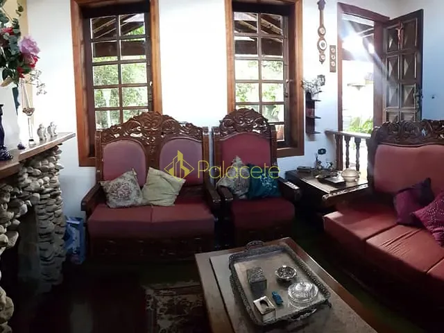 Casa com 2000m² 7 quartos e 5 banheiros, à venda, no bairro Campo Alegre em Pindamonhangaba