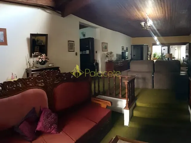 Casa com 2000m² 7 quartos e 5 banheiros, à venda, no bairro Campo Alegre em Pindamonhangaba