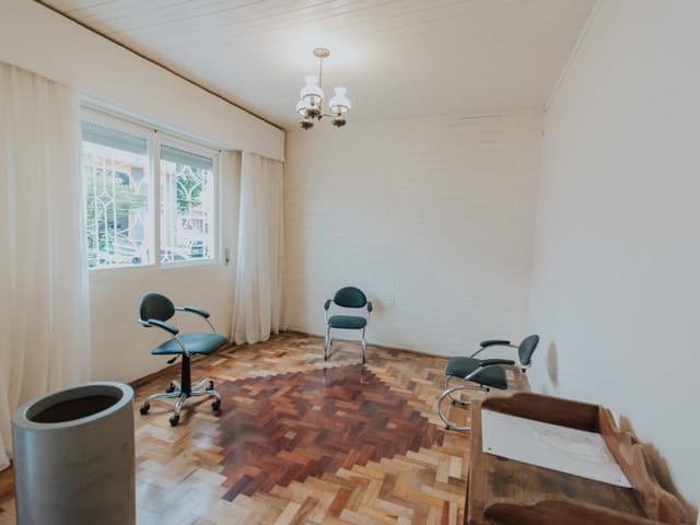 Casa com 160m² 2 quartos e 2 banheiros, à venda, no bairro Centro em Pelotas