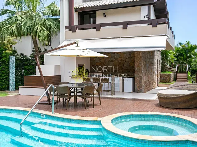 Casa com 1000m² 6 quartos e 9 banheiros, para alugar, no bairro Jurerê Internacional em Florianópolis