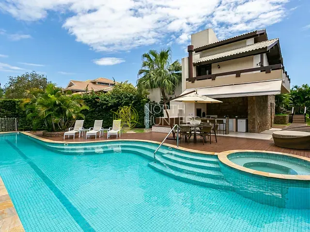 Casa com 1000m² 6 quartos e 9 banheiros, para alugar, no bairro Jurerê Internacional em Florianópolis