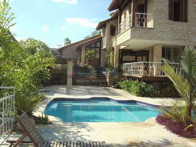 Casa com 1100m² 4 quartos e 6 banheiros, à venda, no bairro Joapiranga em Valinhos