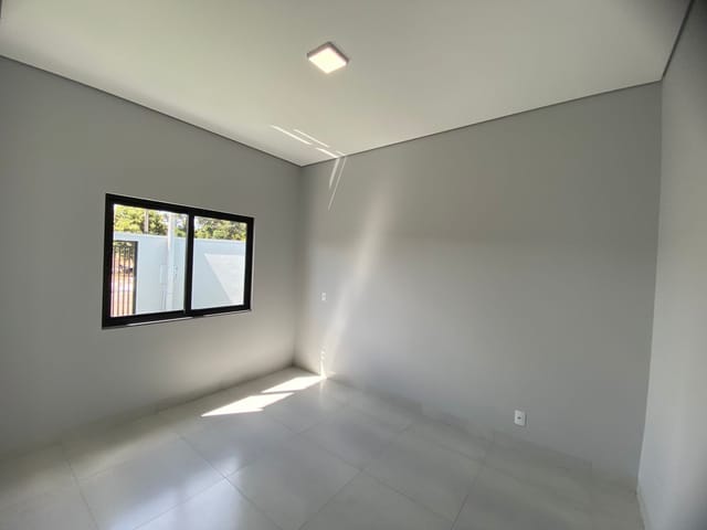 Casa com 150m² 3 quartos e 1 banheiro, à venda, no bairro Jardim Dubai em Sinop