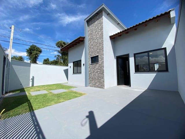 Casa com 150m² 3 quartos e 1 banheiro, à venda, no bairro Jardim Dubai em Sinop