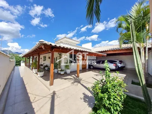 Casa com 640m² 3 quartos e 3 banheiros, à venda, no bairro Vila Santa Cecília em Andradas