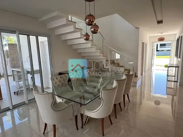Casa com 450m² 4 quartos e 5 banheiros, à venda, no bairro Jardim do Golfe em São José dos Campos
