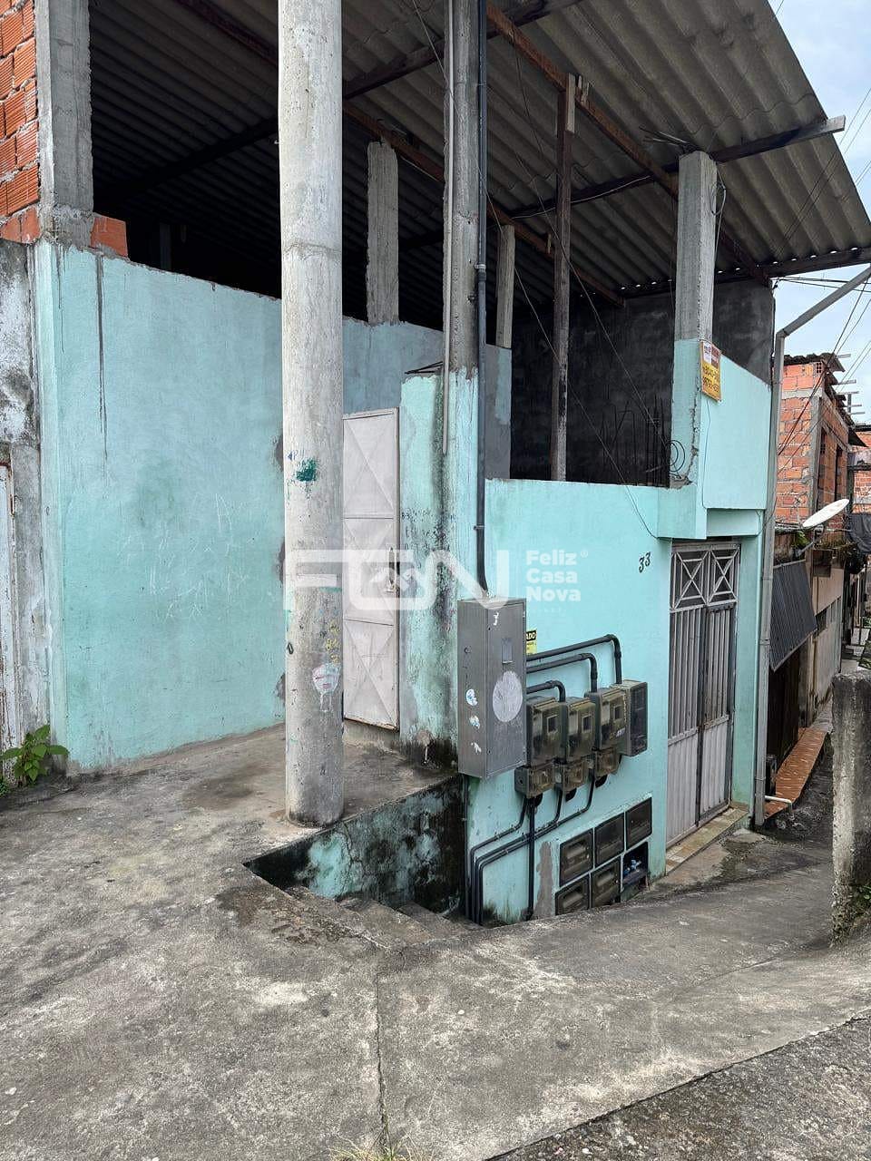 Casa à venda com 4 quartos, 10m² - Foto 2