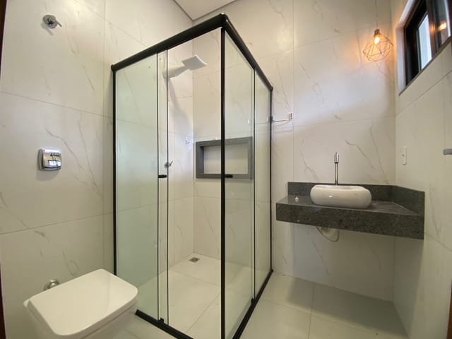 Casa com 150m² 3 quartos e 1 banheiro, à venda, no bairro Jardim Dubai em Sinop