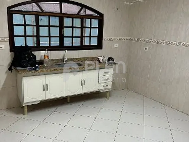 Casa 3 quartos e 5 banheiros, para alugar, no bairro Vila Santos em São Paulo