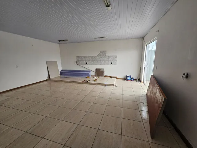 Casa com 235m² 4 quartos e 3 banheiros, à venda, no bairro Três Vendas em Pelotas