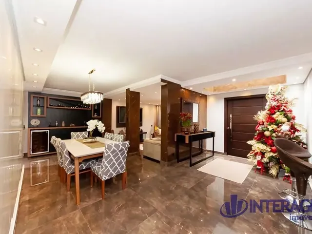 Casa com 560m² 4 quartos e 4 banheiros, à venda, no bairro Santa Felicidade em Curitiba