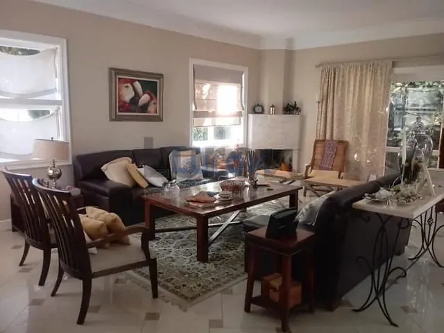 Casa com 698m² 4 quartos e 8 banheiros, à venda, no bairro Dois Córregos em Valinhos