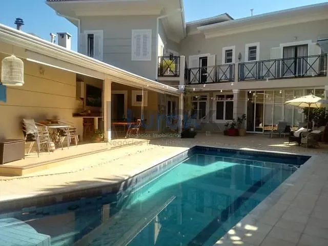 Casa com 698m² 4 quartos e 8 banheiros, à venda, no bairro Dois Córregos em Valinhos