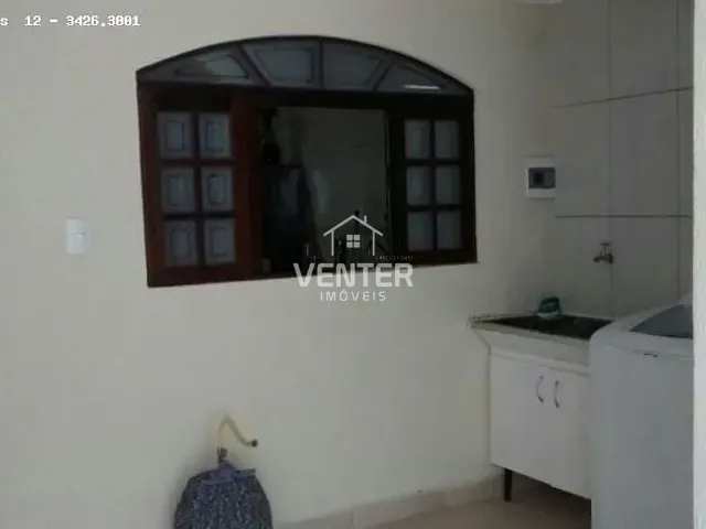 Casa com 185m² 2 quartos e 2 banheiros, à venda, no bairro Cecap em Taubaté
