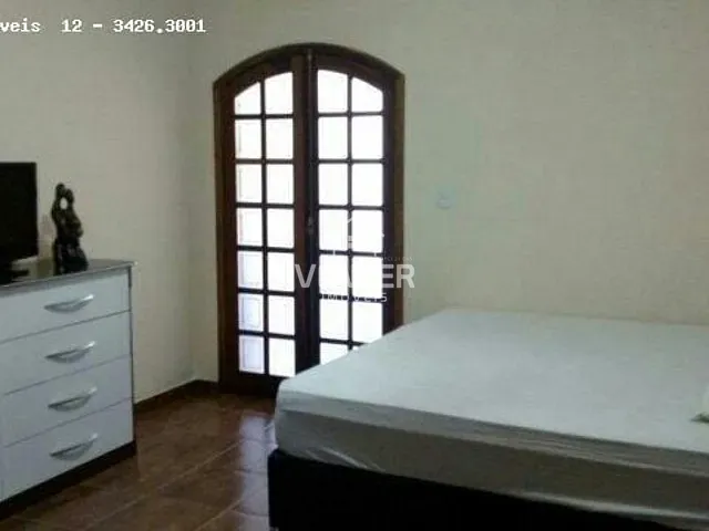 Casa com 185m² 2 quartos e 2 banheiros, à venda, no bairro Cecap em Taubaté