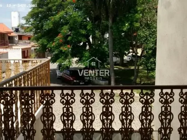Casa com 185m² 2 quartos e 2 banheiros, à venda, no bairro Cecap em Taubaté