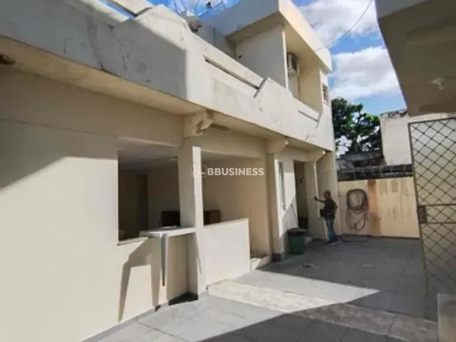 Casa com 500m² 9 quartos e 4 banheiros, à venda, no bairro Centro em Campos dos Goytacazes