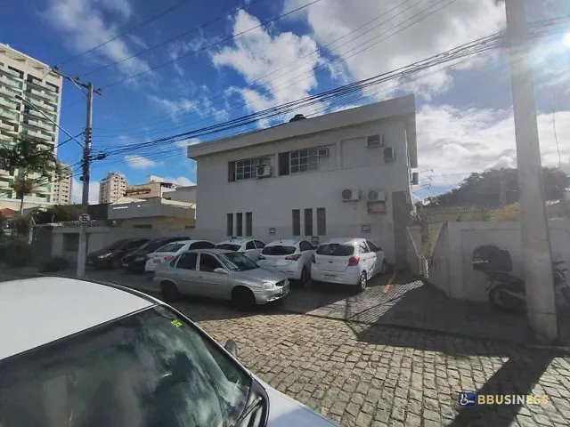 Casa com 500m² 9 quartos e 4 banheiros, à venda, no bairro Centro em Campos dos Goytacazes
