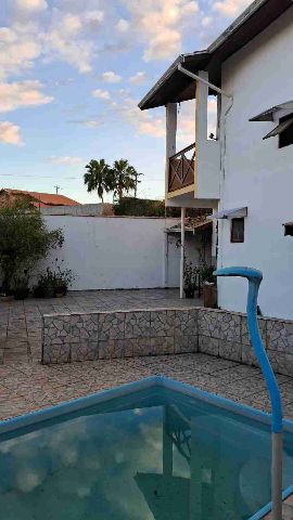 Casa com 250m² 2 quartos e 1 banheiro, à venda, no bairro Parque das Nações em Pindamonhangaba