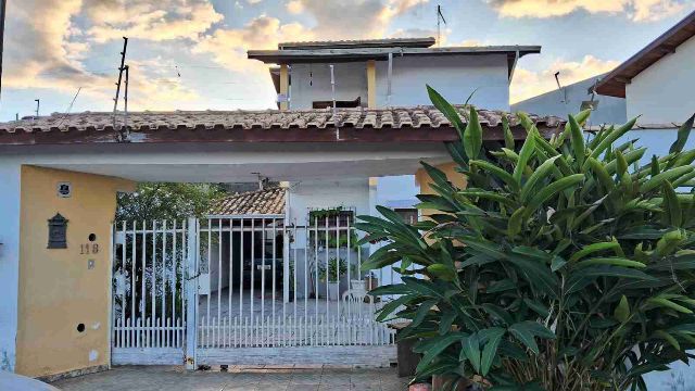 Casa com 250m² 2 quartos e 1 banheiro, à venda, no bairro Parque das Nações em Pindamonhangaba