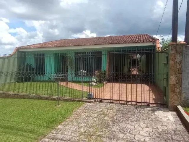 Casa com 553m² 3 quartos e 4 banheiros, à venda, no bairro Santa Cândida em Curitiba