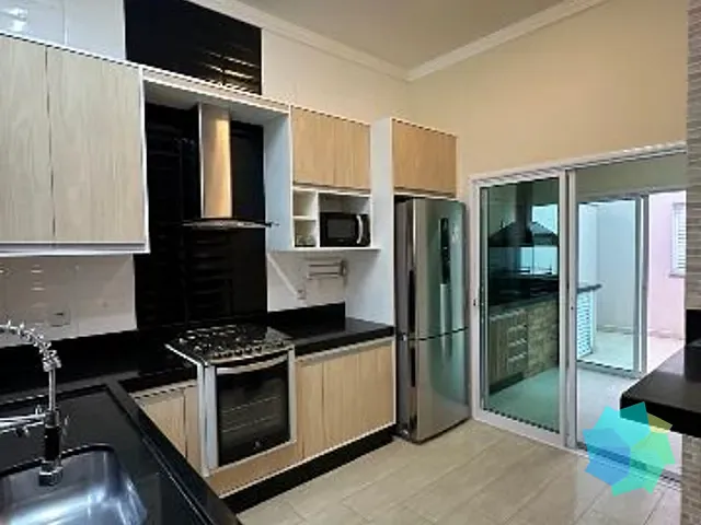 Casa 3 quartos e 3 banheiros, à venda, no bairro Loteamento Terras de São Pedro e São Paulo em Salto