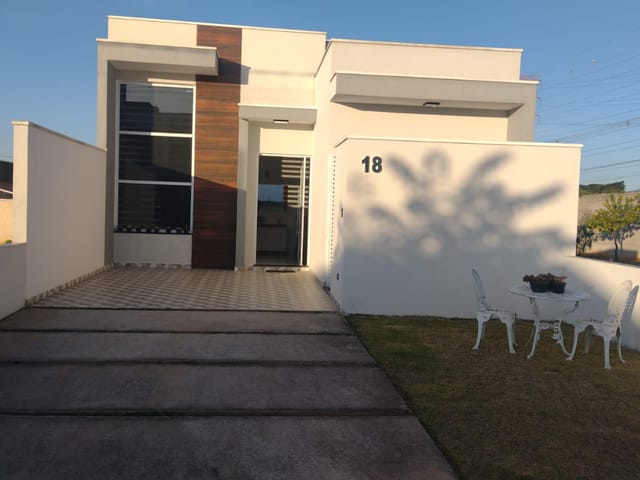 Casa com 175m² 2 quartos e 2 banheiros, à venda, no bairro Condomínio Residencial e Comercial Laguna em Pindamonhangaba