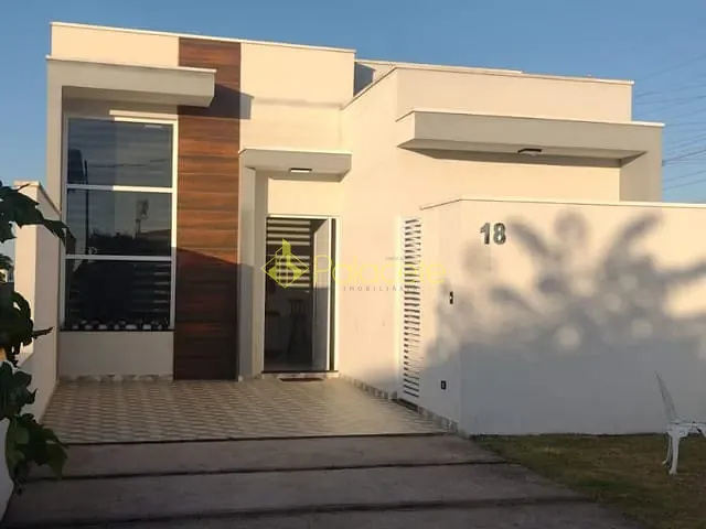 Casa com 175m² 2 quartos e 2 banheiros, à venda, no bairro Condomínio Residencial e Comercial Laguna em Pindamonhangaba