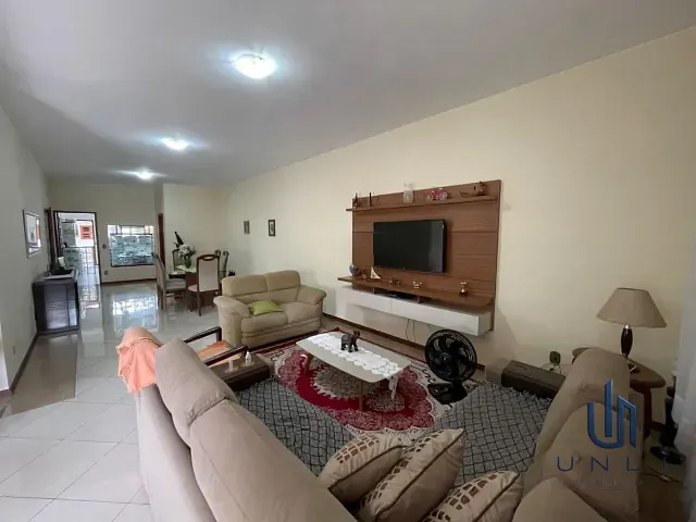 Casa 3 quartos e 4 banheiros, à venda, no bairro Village Santa Helena em Volta Redonda